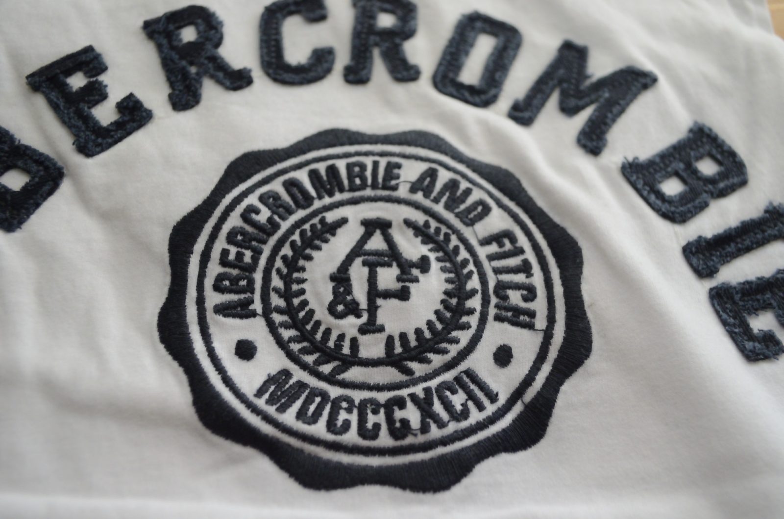 Hình Áo thun nam Abercrombie Classic Tee AF-T119
