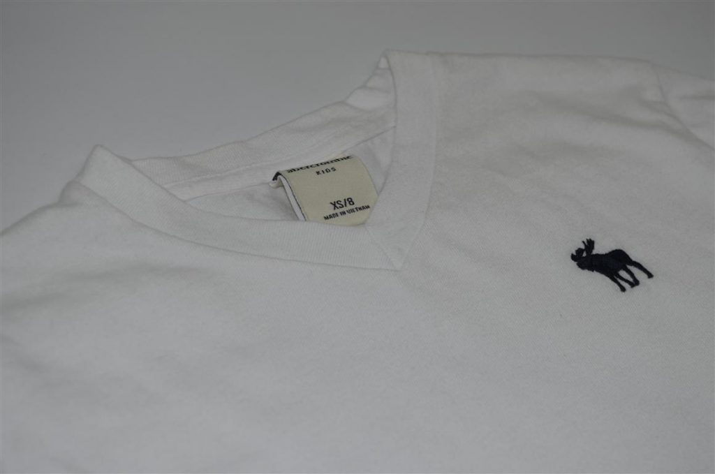 Hình Áo phông ngắn tay Abercrombie & Fitch V-Neck Tee AK-T13