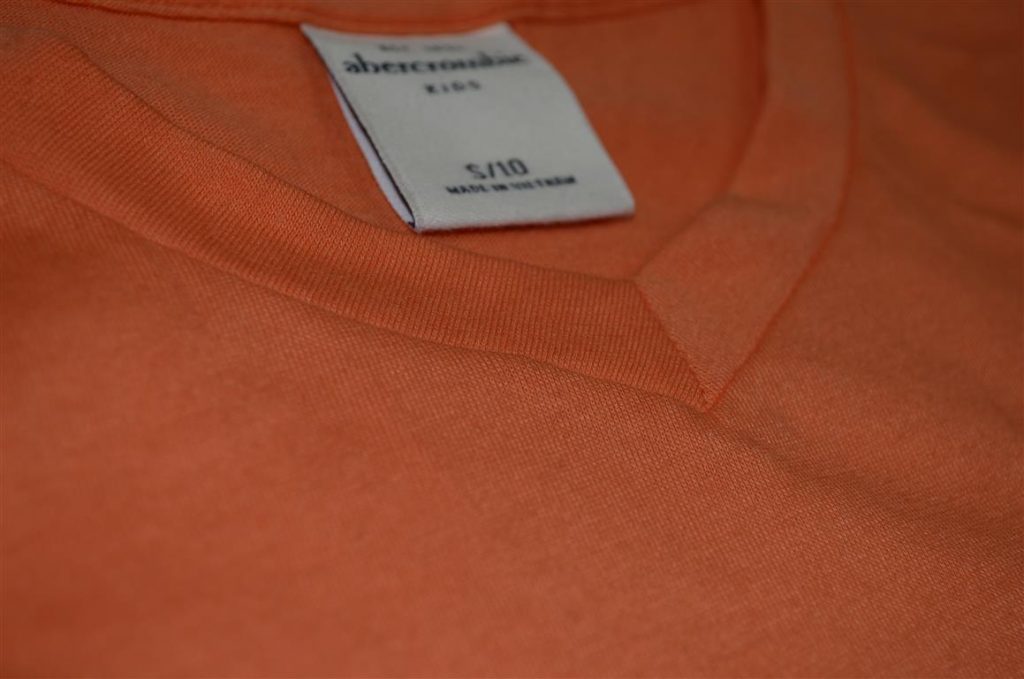 Hình Áo phông ngắn tay Abercrombie & Fitch V-Neck Tee AK-T16