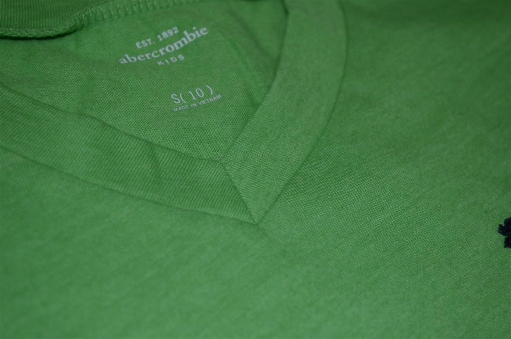 Hình Áo thun ngắn tay A&F cho bé Iconic V-Neck Tee AK-T20