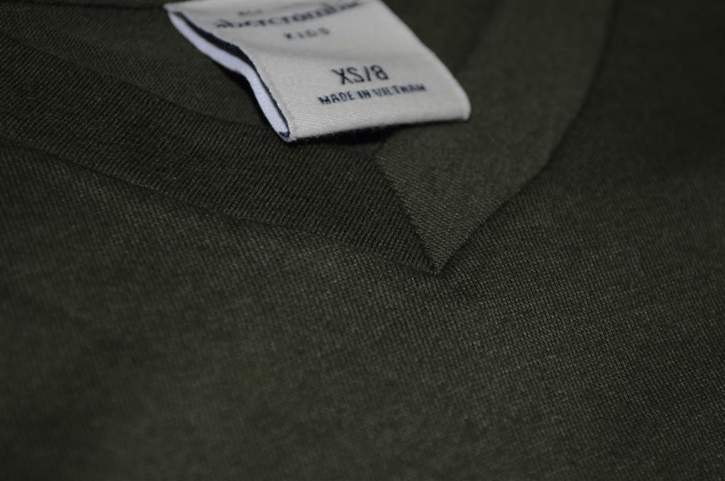 Hình Áo phông cộc tay Abercrombie & Fitch Iconic V-Neck Tee AK-T23