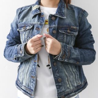 Hình Áo khoác jean nữ Bershka BSK-NK01 CROPPED DENIM JACKET