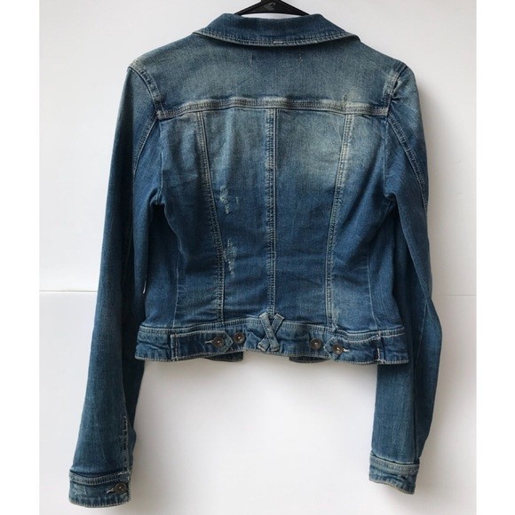 Hình Áo khoác jean nữ Stradivarius SDV-NK01 Distressed Cropped Denim Jacket