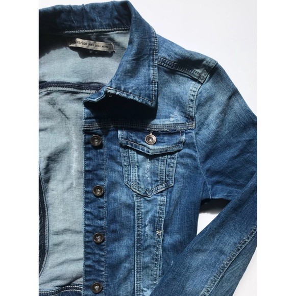 Hình Áo khoác jean nữ Stradivarius SDV-NK01 Distressed Cropped Denim Jacket