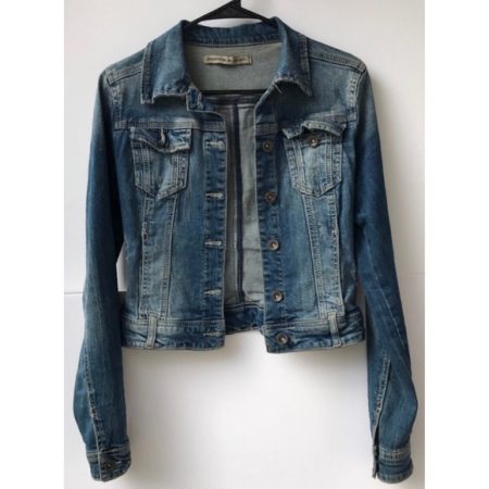 Hình Áo khoác jean nữ Stradivarius SDV-NK01 Distressed Cropped Denim Jacket