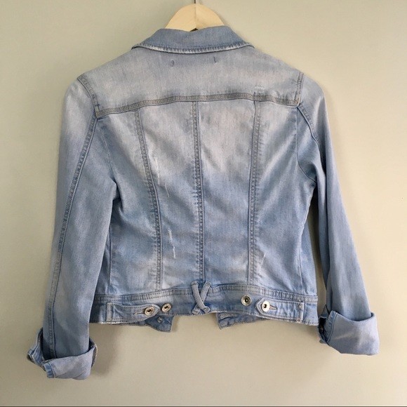 Hình Áo khoác jean nữ Stradivarius SDV-NK02 Light wash Cropped Denim Jacket