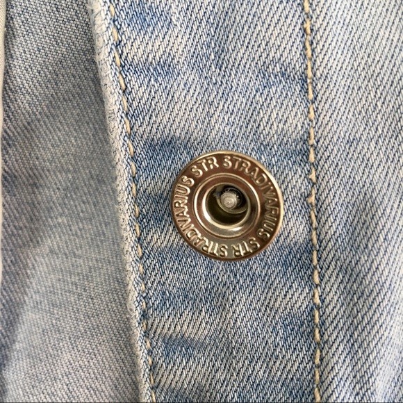 Hình Áo khoác jean nữ Stradivarius SDV-NK02 Light wash Cropped Denim Jacket