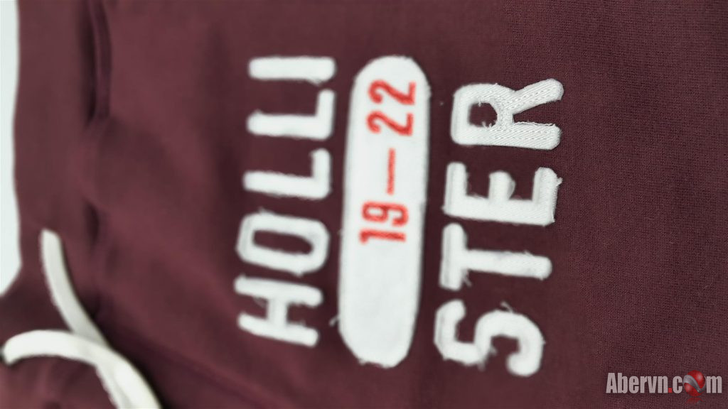 Hình Quần short thun nam Hollister HCO-S04 Applique Logo Shorts Burgundy
