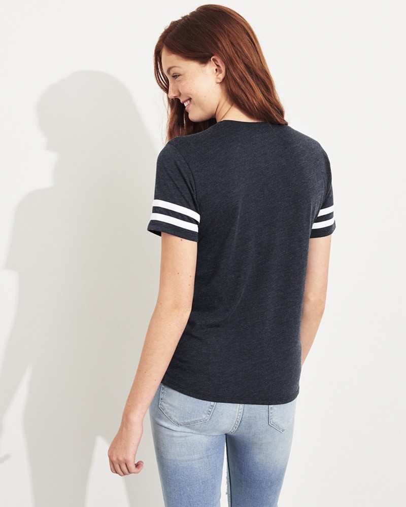 Hình Áo thun nữ Hollister HCO-NT39 Sleeve-Stripe Logo Graphic Tee