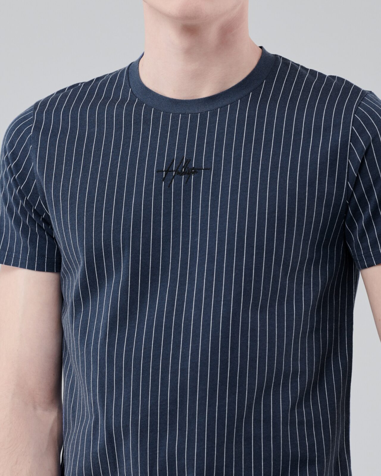 Áo thun nam Hollister HCO-T210 Striped Blue Curved Hem T-Shirt - Ảnh 2